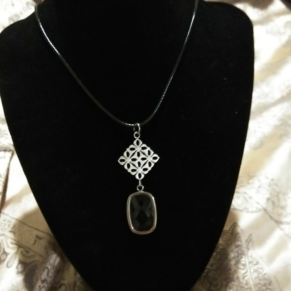 Lemon Quartz Pendant - Picture 2 of 4